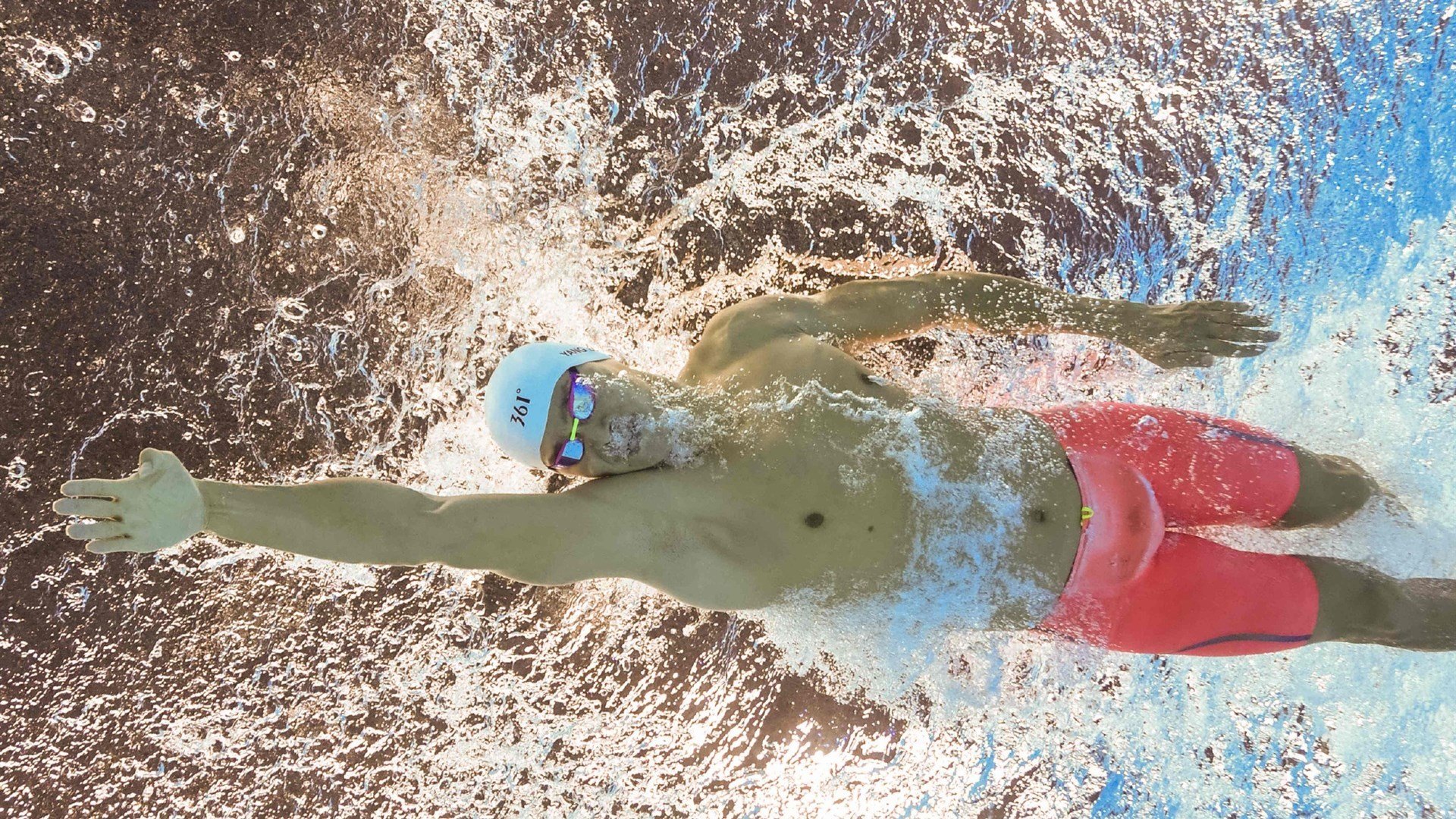 “世界顶尖泳者齐聚新加坡,2025游泳锦标赛备受瞩目”